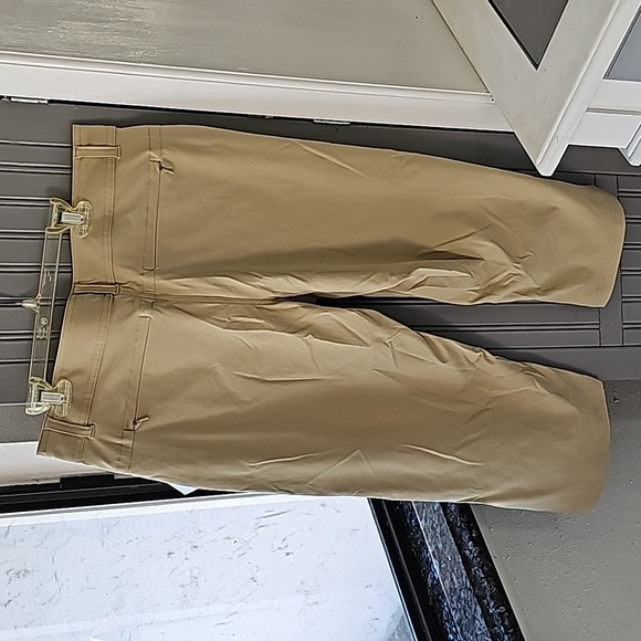 Lucy beige capris size medium NWT - Picture 4 of 5